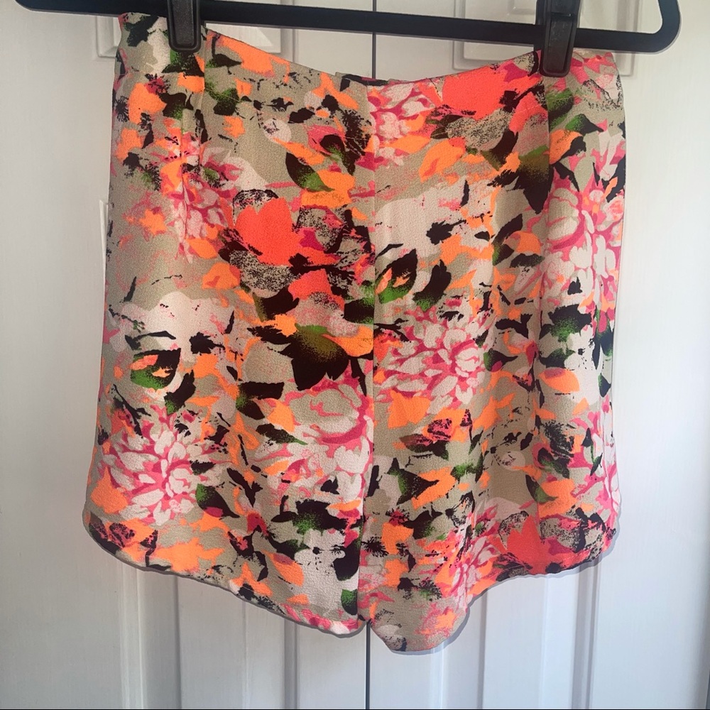 NWOT LF Mika & Gala neon floral patterned shorts - Picture 5 of 14